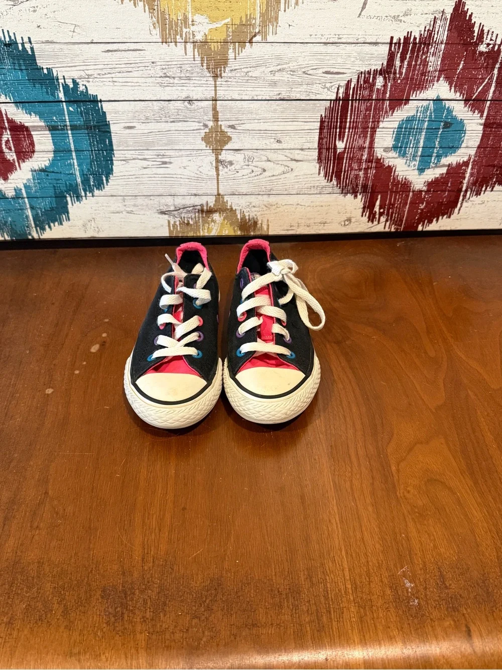 Classic Kids Low-Top Sneakers in Navy and Pink